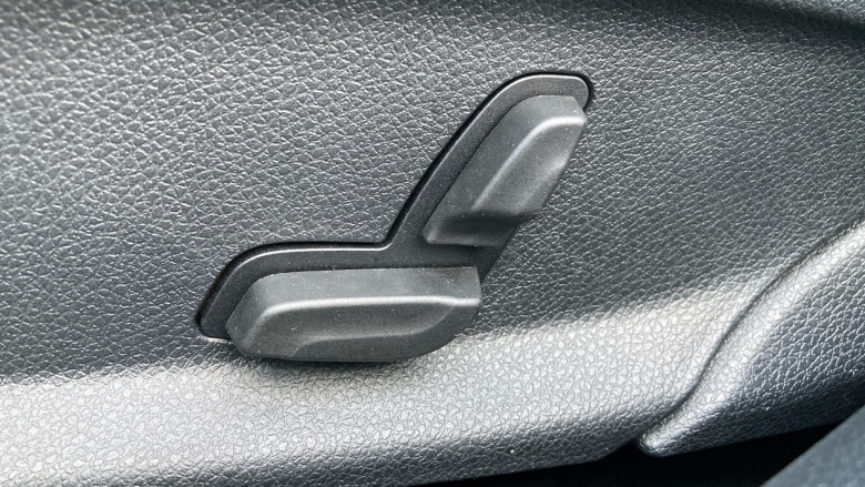 Mercedes-Benz E-Class E300e AMG Line Edition 4dr 9G-Tronic Saloon